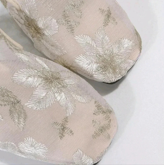 Women Floral Embroidered Mesh Panel Flat Mules - Picture 5 of 6